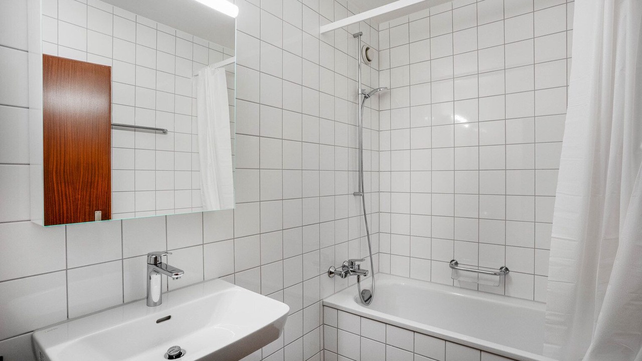 Photo of Bathroom in Iselin