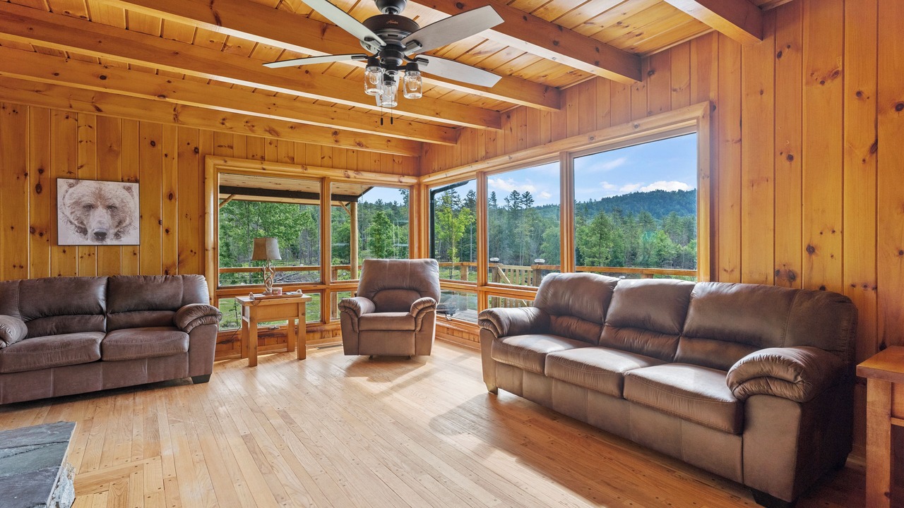 Photo of Livingroom in Chestertown