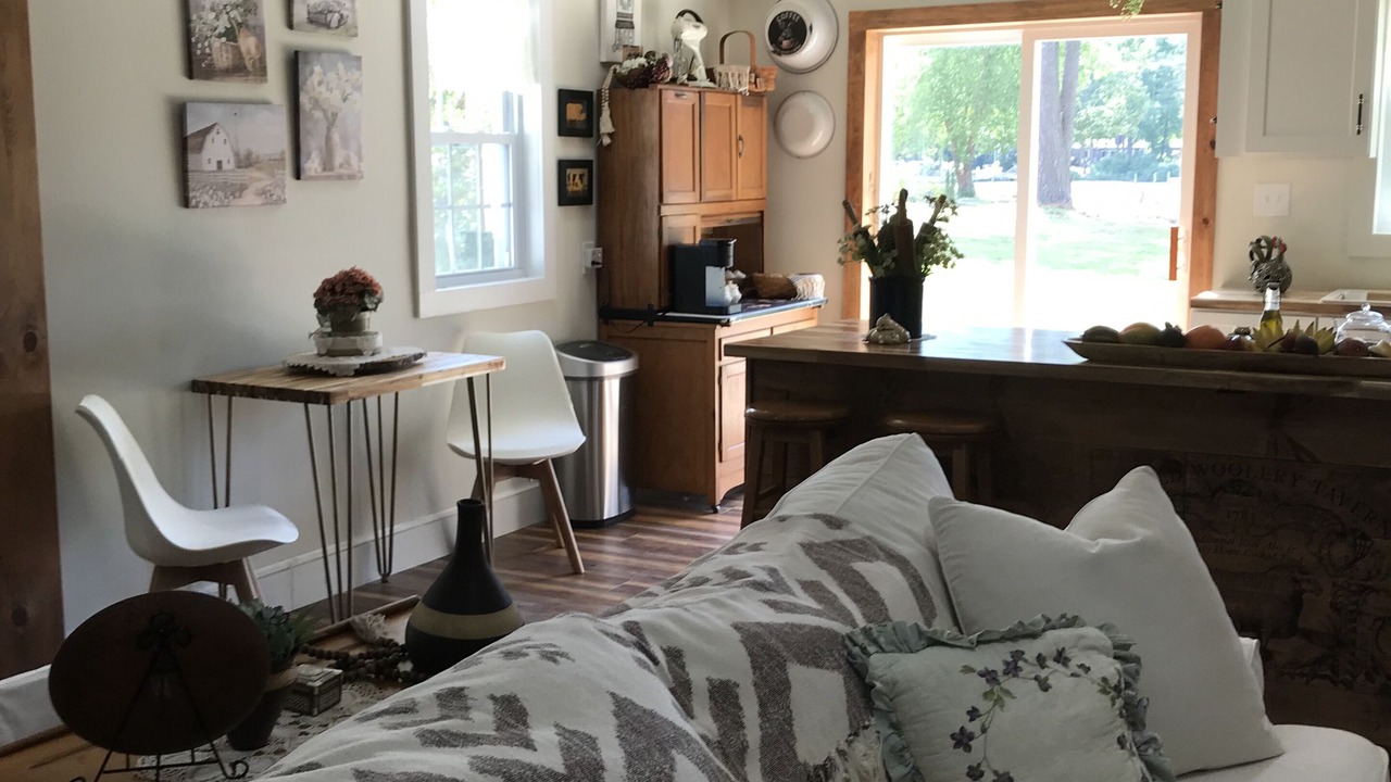 Photo of Livingroom in Mathews