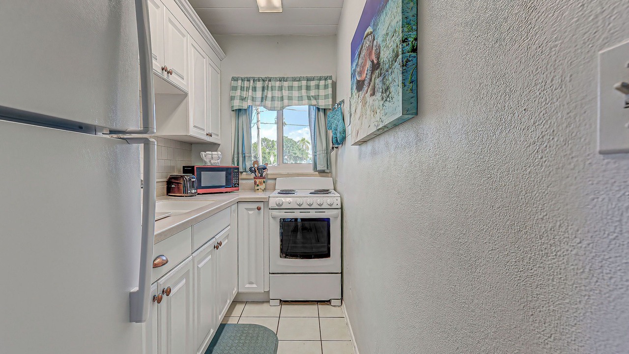 Photo of Kitchen in Golden Beach