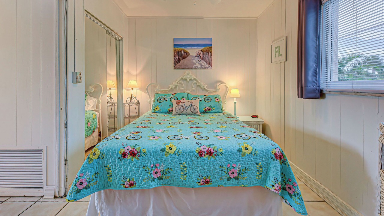 Photo of Bedroom in Golden Beach