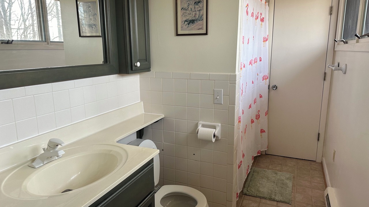 Photo of Bathroom in Grissom - Highland