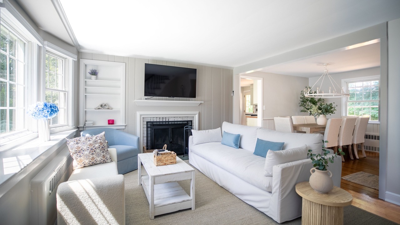 Photo of Livingroom in Norwalk