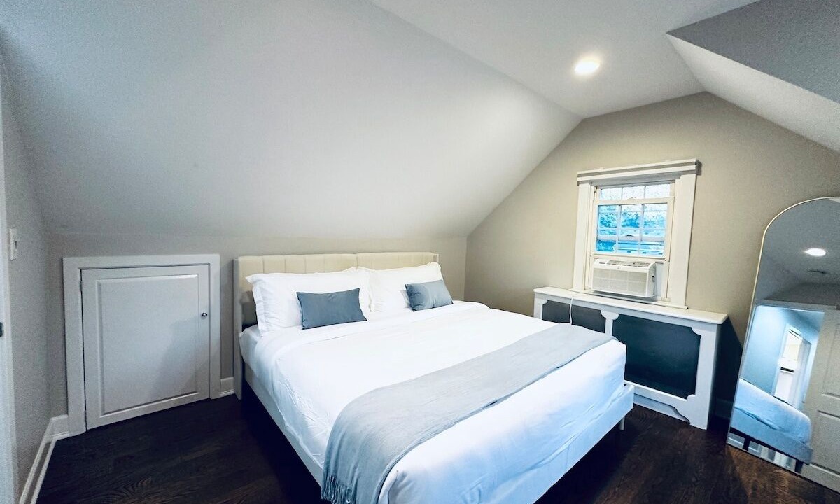 Photo of Bedroom in Norwalk