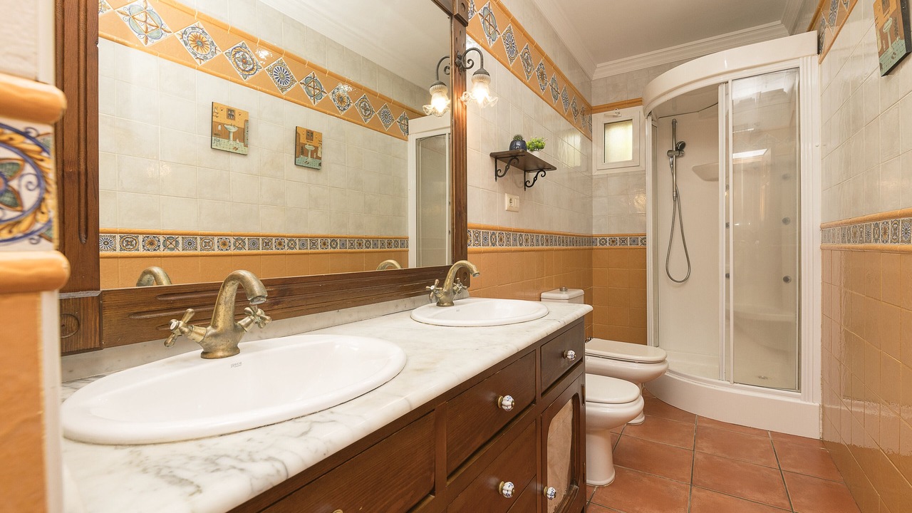 Photo of Bathroom in La Linea de la Concepcion