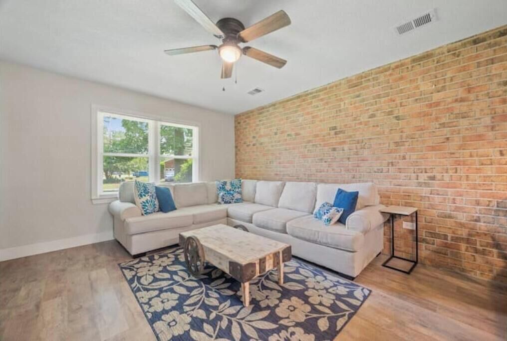 Photo of Livingroom in Portsmouth