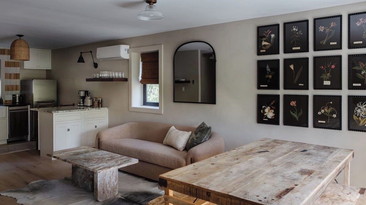 Photo of Livingroom in Phoenicia