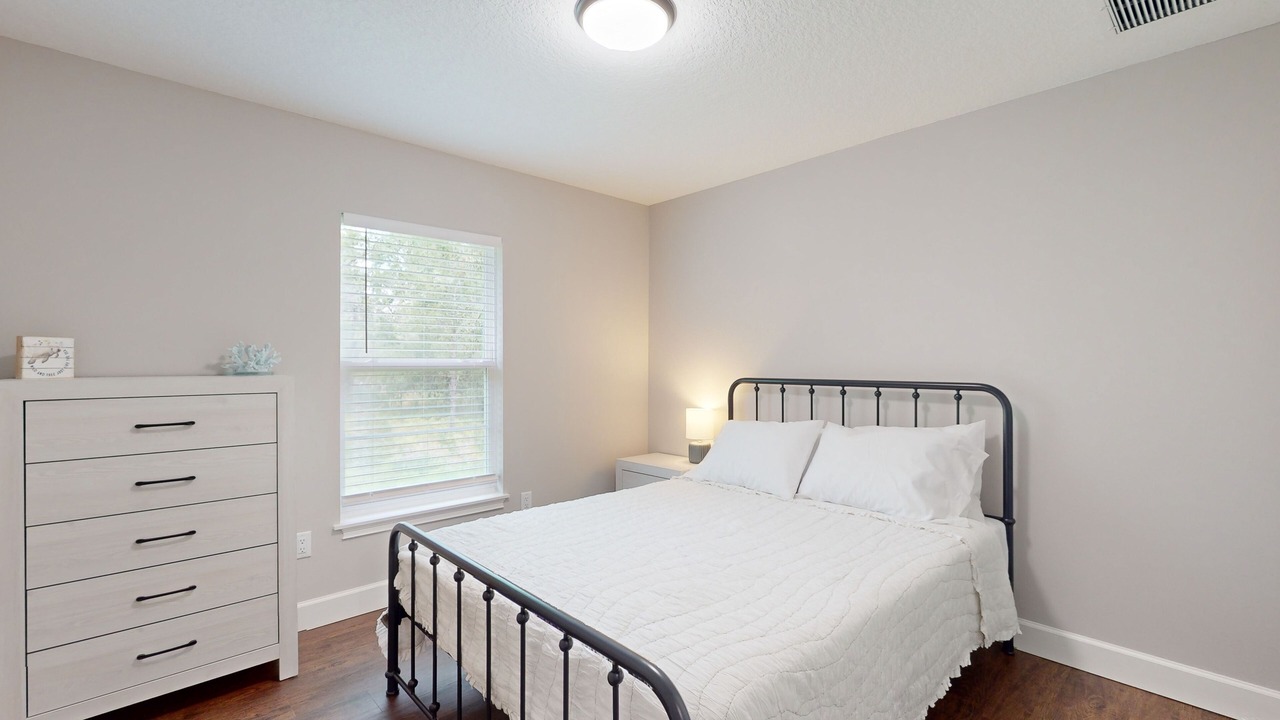 Photo of Bedroom in Brooksville