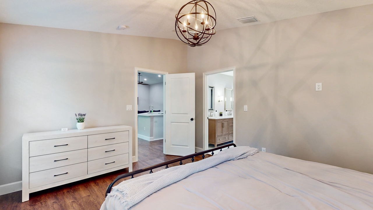 Photo of Bedroom in Brooksville