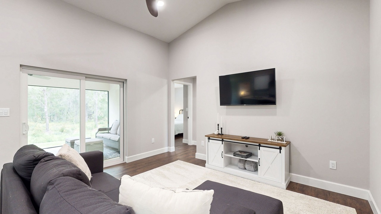 Photo of Livingroom in Brooksville