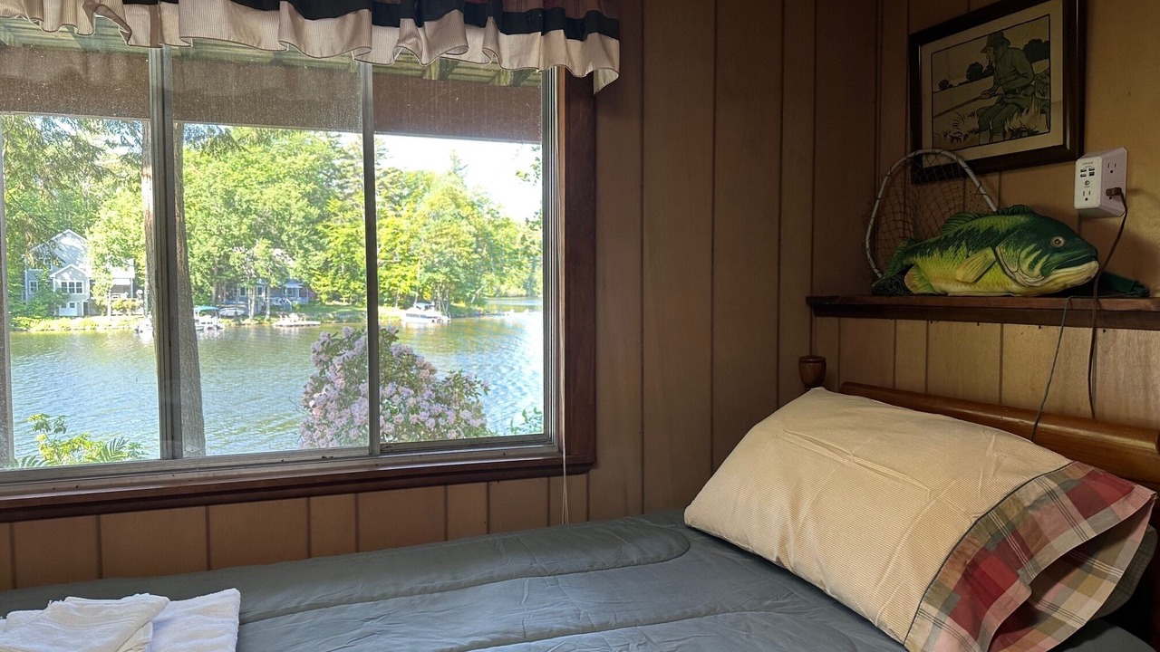 Photo of Bedroom in Monterey