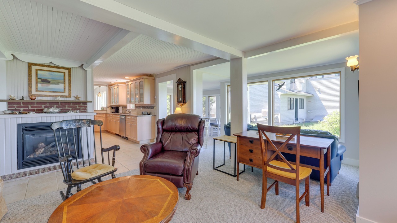 Photo of Livingroom in North Truro