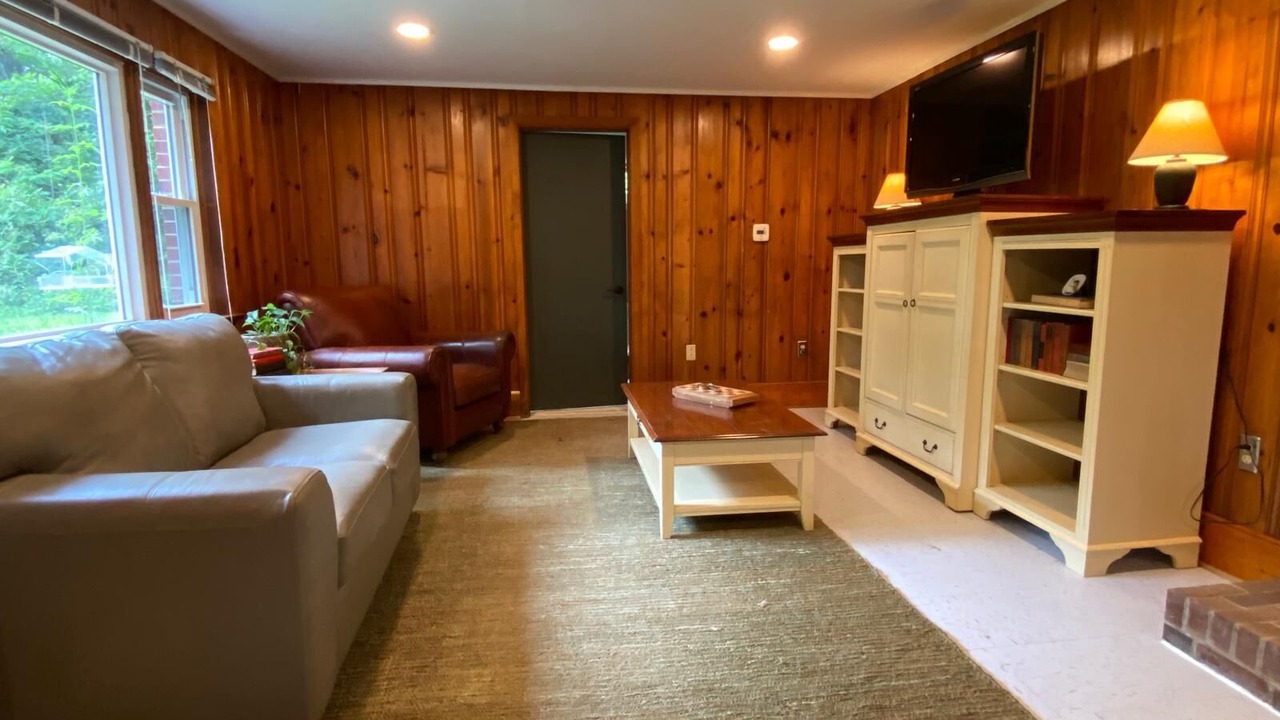 Photo of Livingroom in Innsbrook
