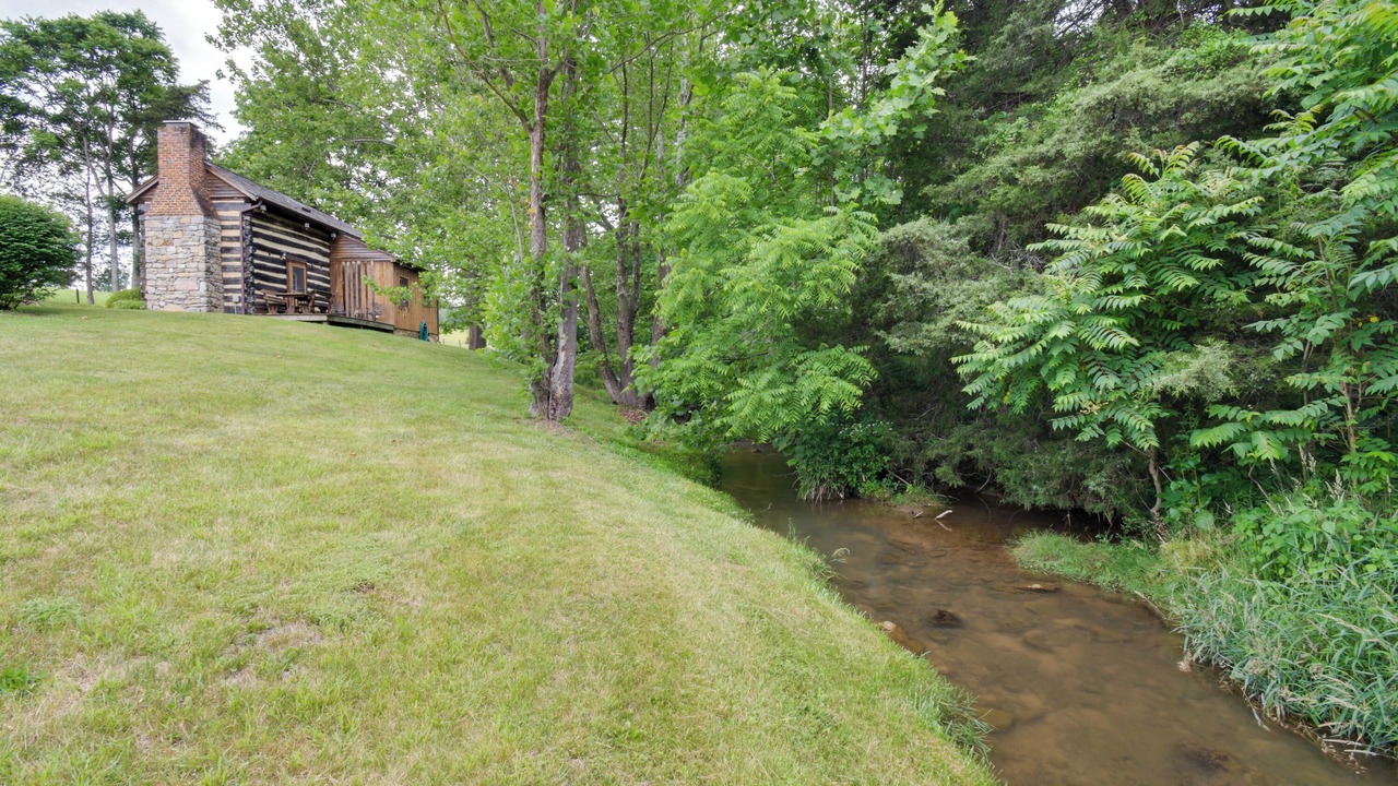 Photo of Outdoor in Raphine
