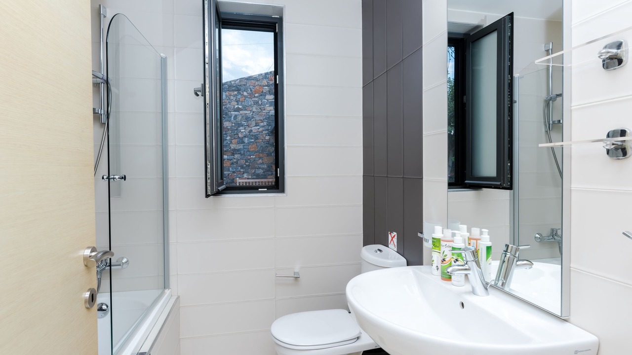 Photo of Bathroom in Mavrikiano