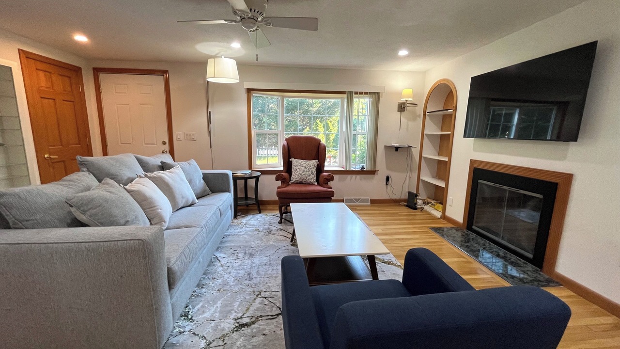 Photo of Livingroom in South Yarmouth
