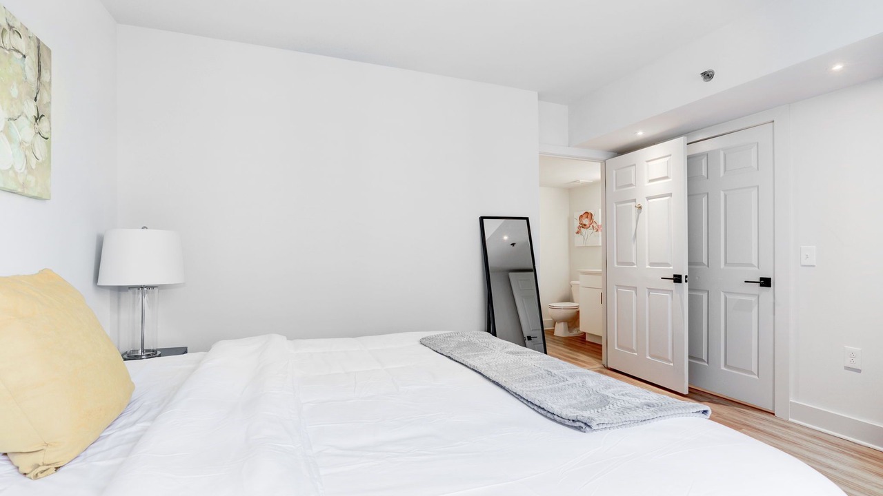 Photo of Bedroom in Crystal City