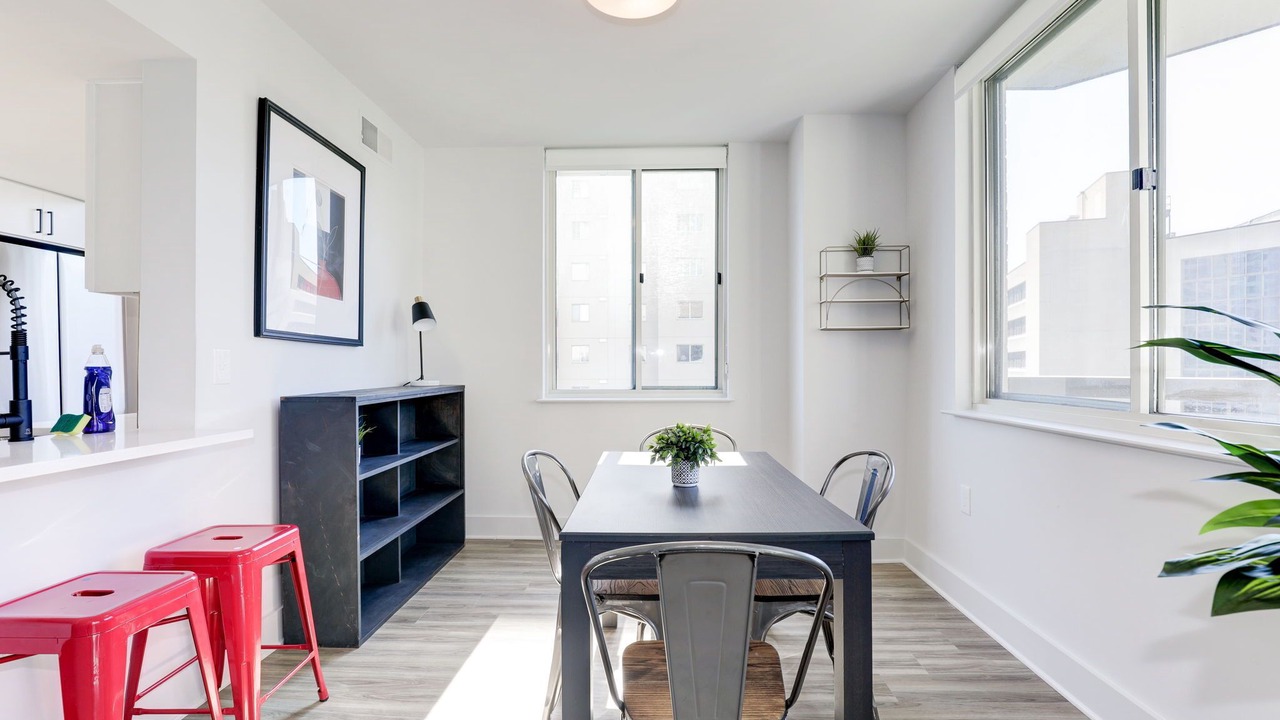 Photo of Livingroom in Crystal City