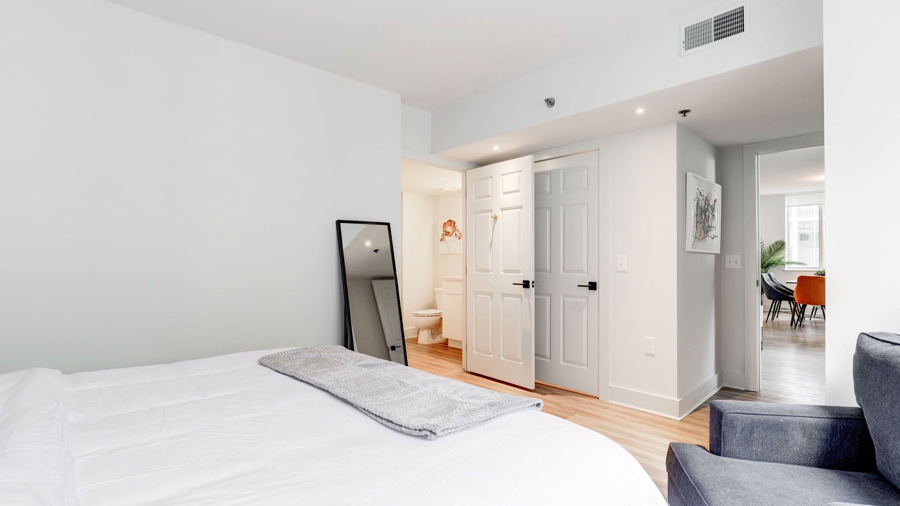 Photo of Bedroom in Crystal City