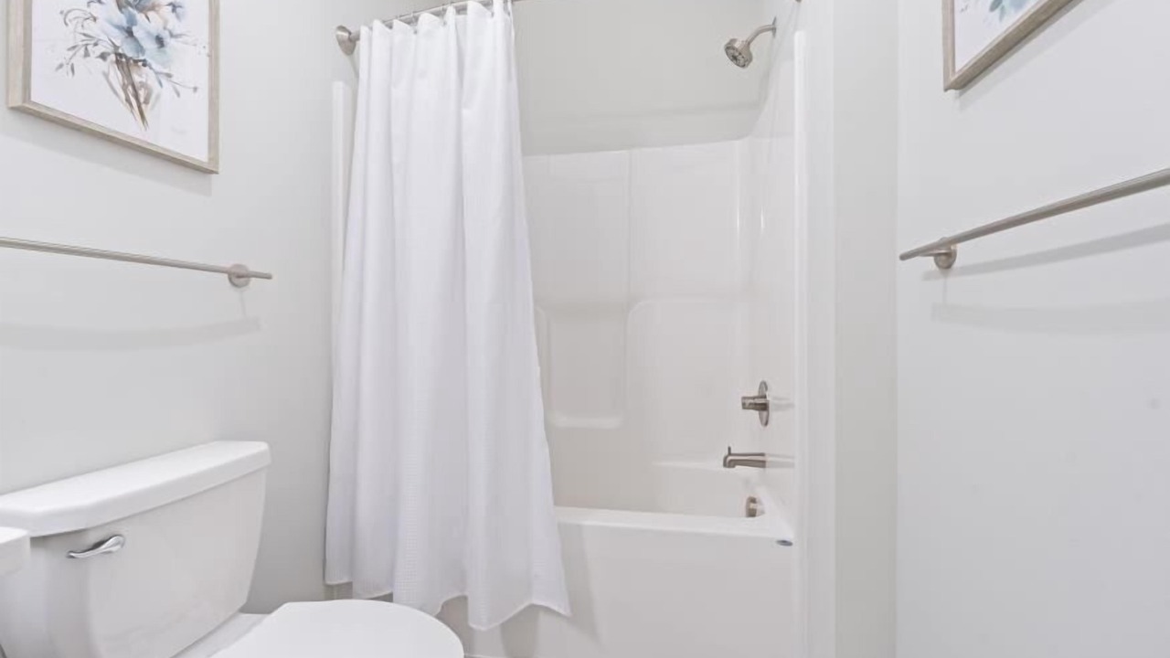 Photo of Bathroom in Monroe Ward