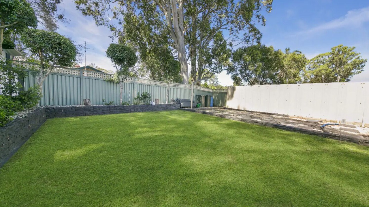Photo of Outdoor in Acacia Gardens