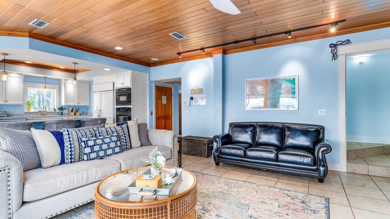 Photo of Livingroom in Carrabelle