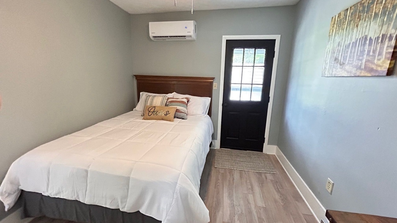 Photo of Bedroom in Monterey