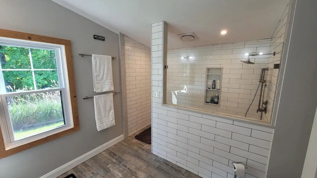 Photo of Bathroom in Burnt Chimney