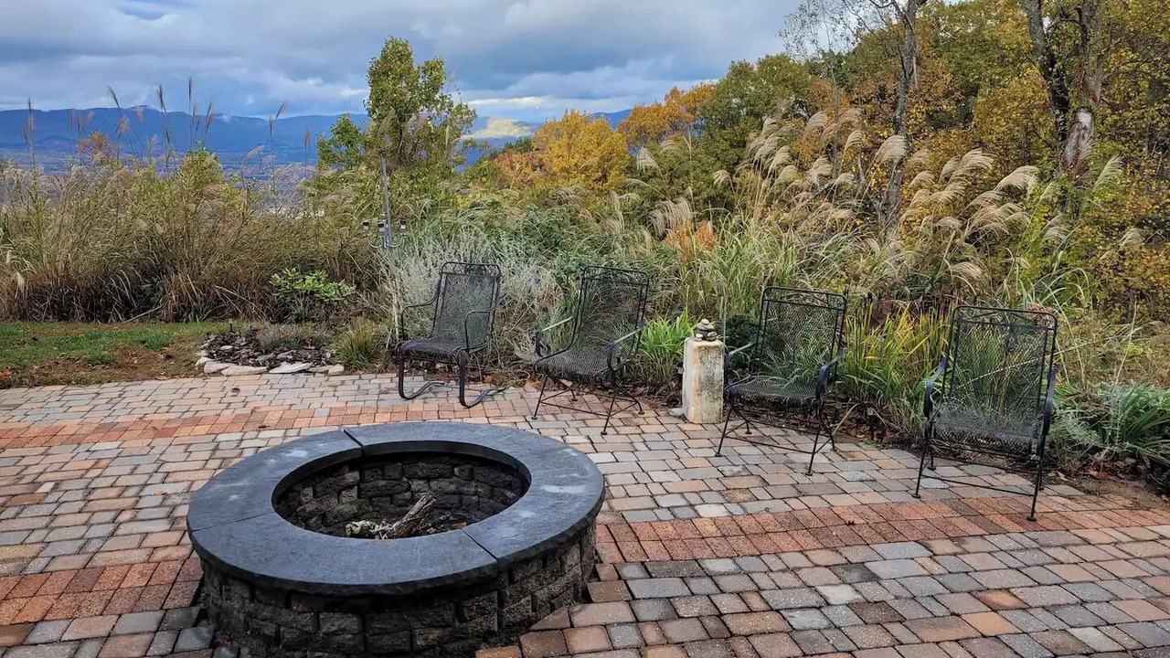 Photo of Outdoor in Burnt Chimney