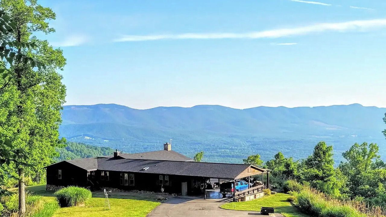 Photo of Outdoor in Burnt Chimney
