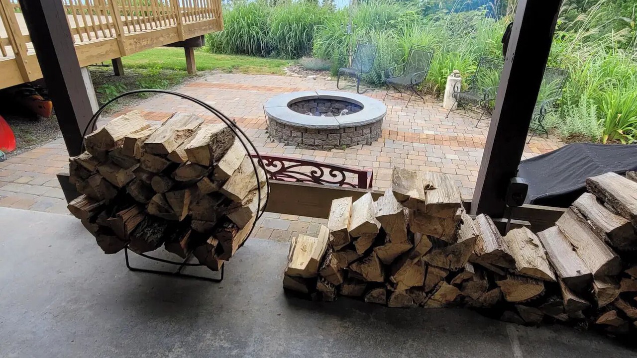 Photo of Patio Balcony in Burnt Chimney
