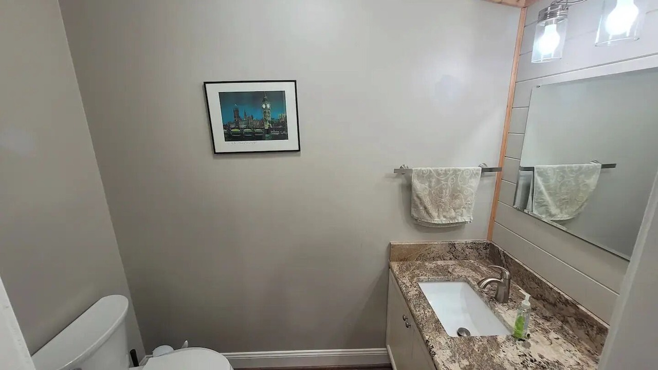 Photo of Bathroom in Burnt Chimney