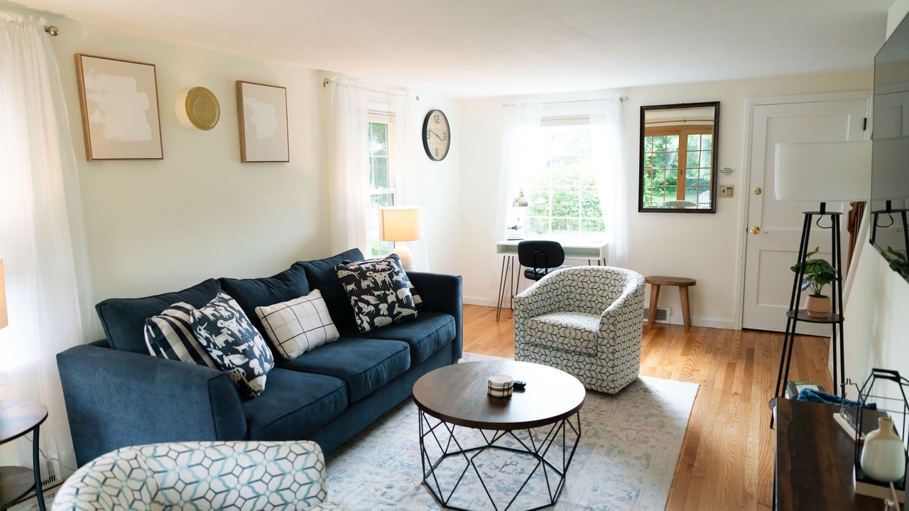 Photo of Livingroom in Eastside