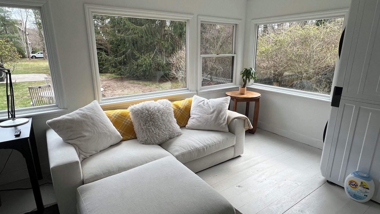 Photo of Livingroom in East Moriches