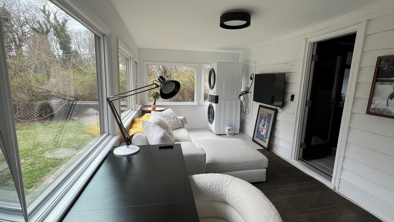 Photo of Livingroom in East Moriches
