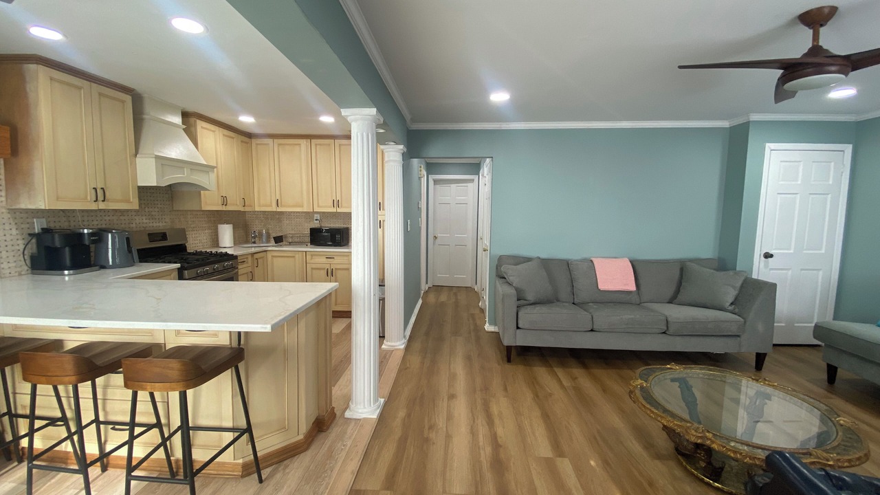 Photo of Livingroom in Elmont