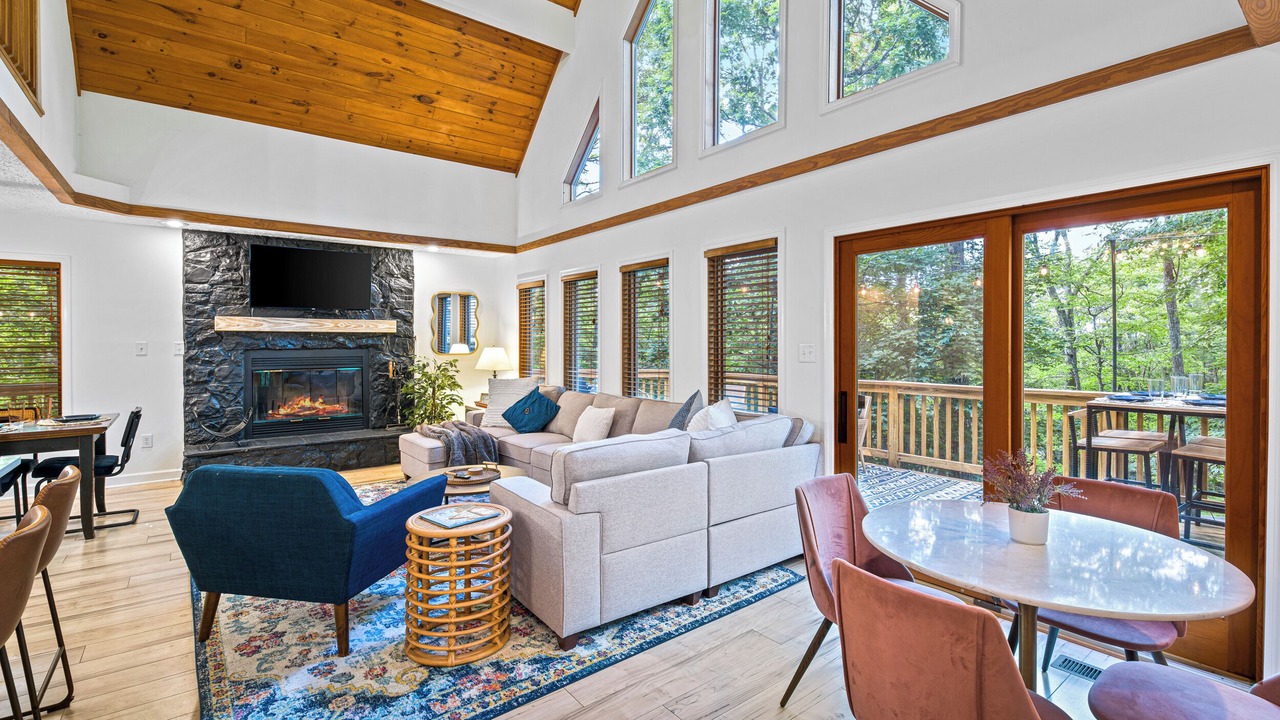 Photo of Livingroom in Nellysford