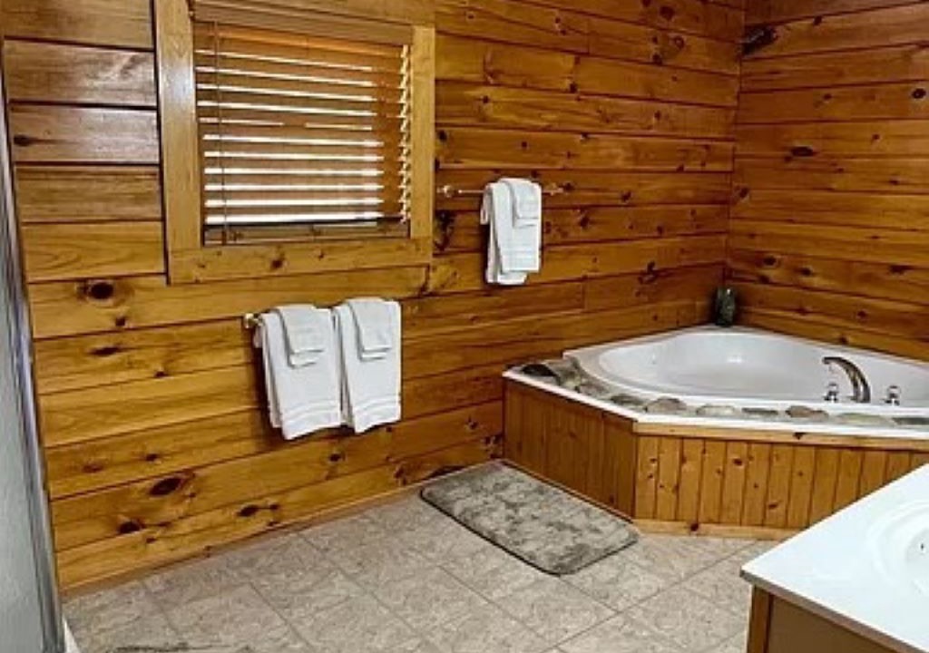 Photo of Bathroom in Luray