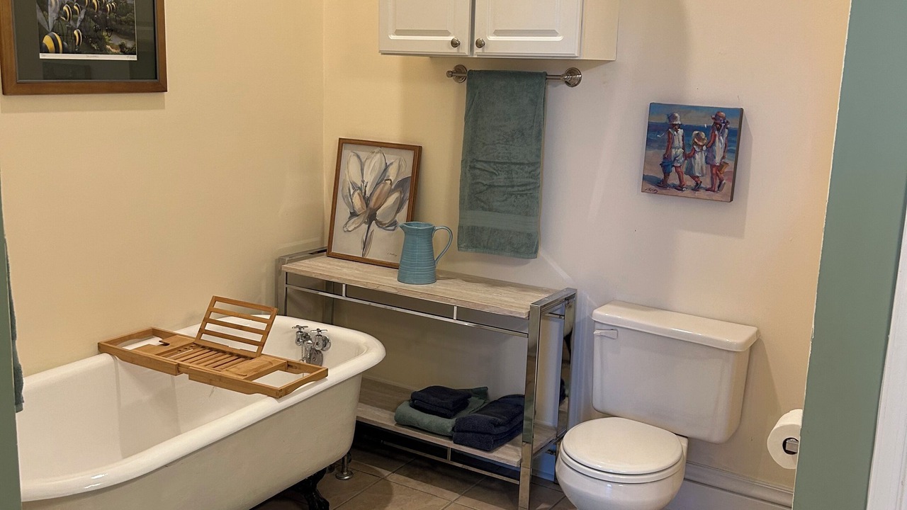 Photo of Bathroom in Mosby