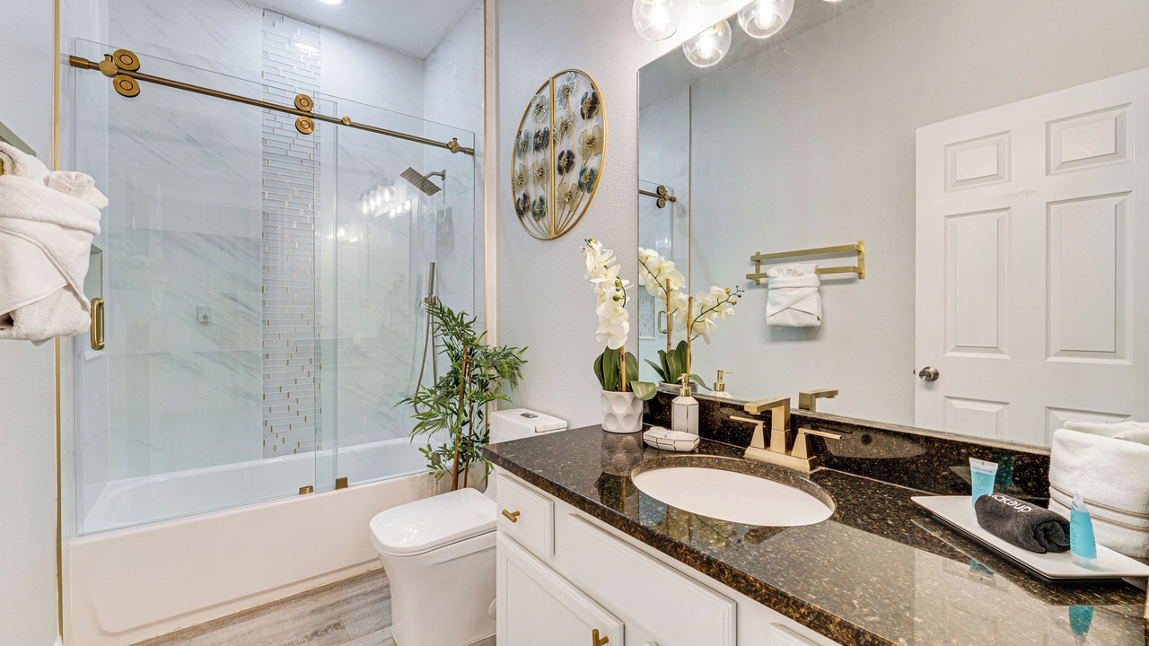 Photo of Bathroom in Bridgewater Crossing