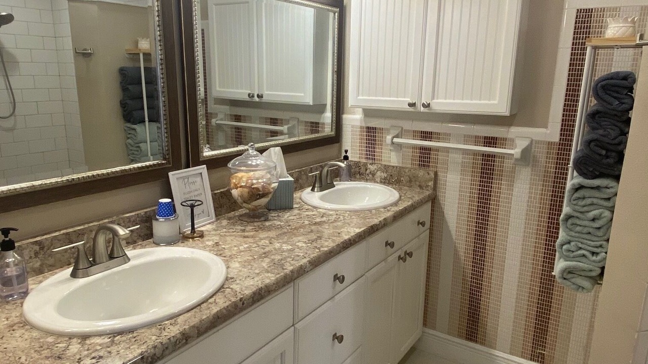 Photo of Bathroom in Cocoa Isles