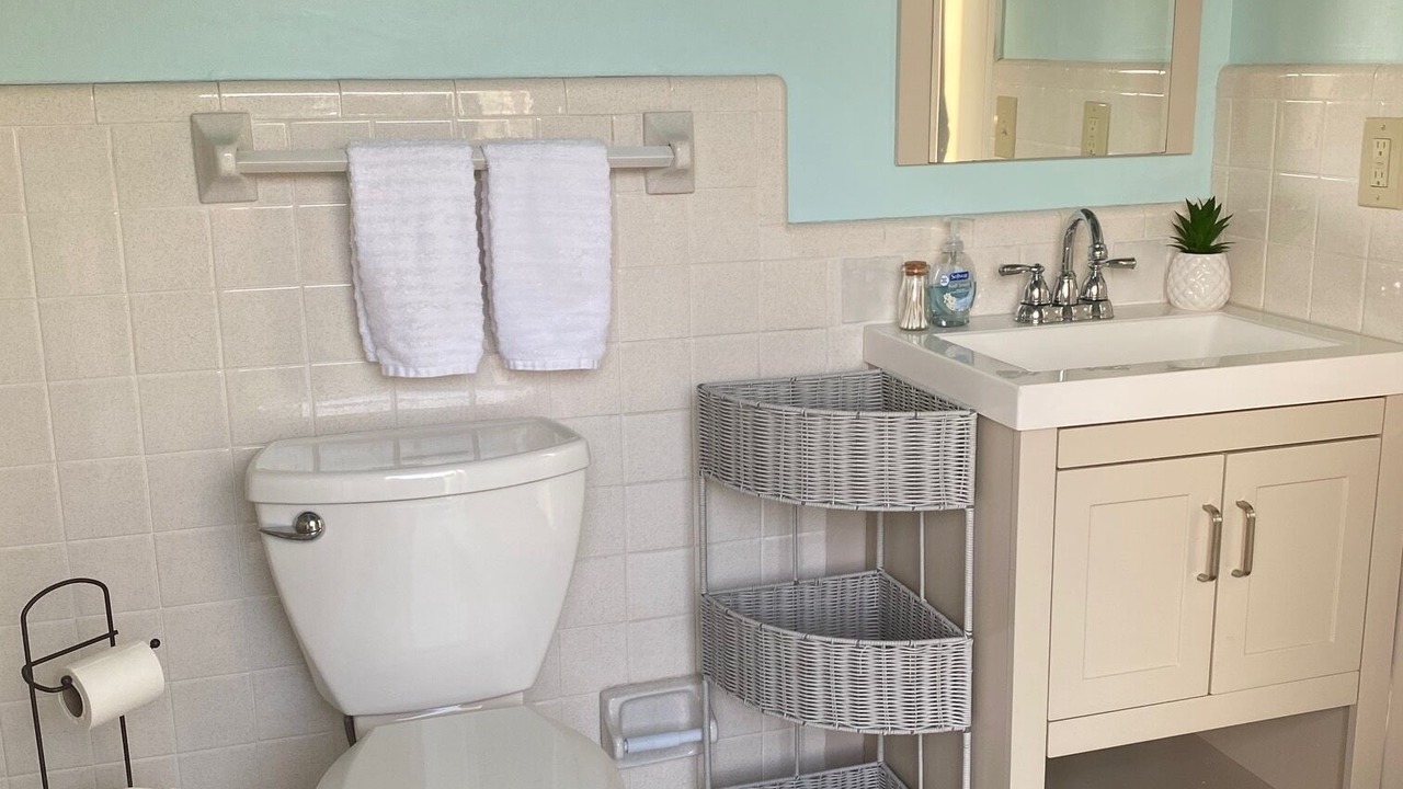 Photo of Bathroom in Cocoa Isles