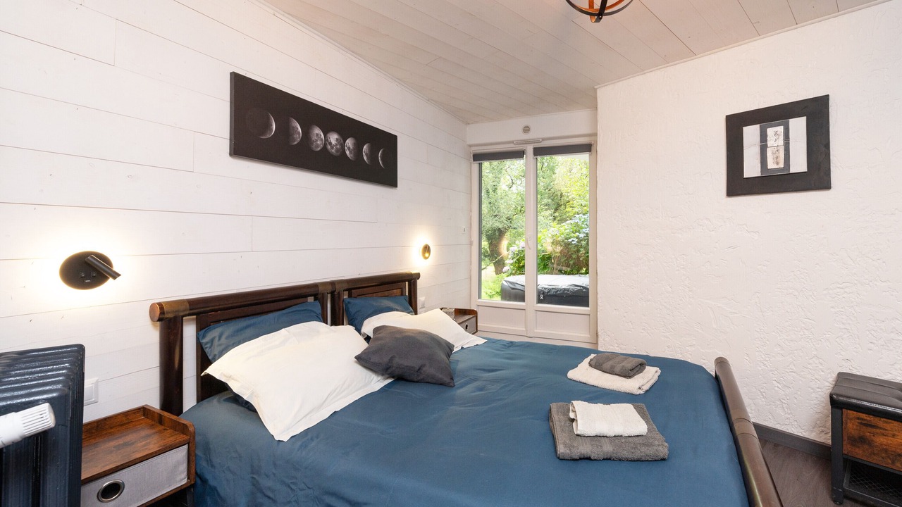 Photo of Bedroom in Meslan