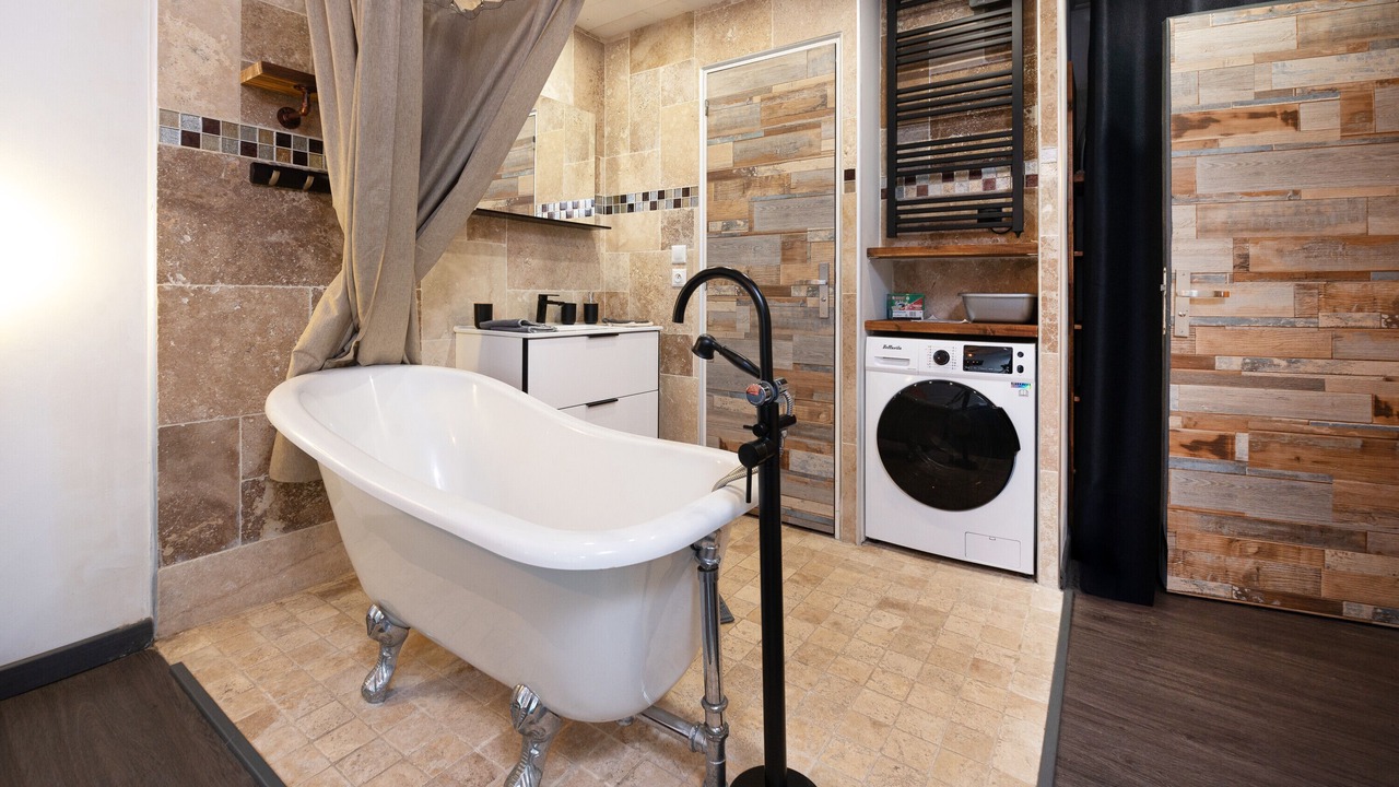 Photo of Bathroom in Meslan