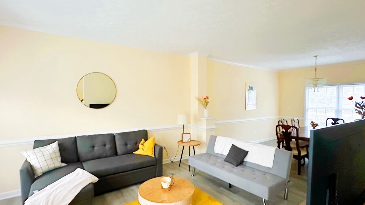Photo of Livingroom in Gloucester Point