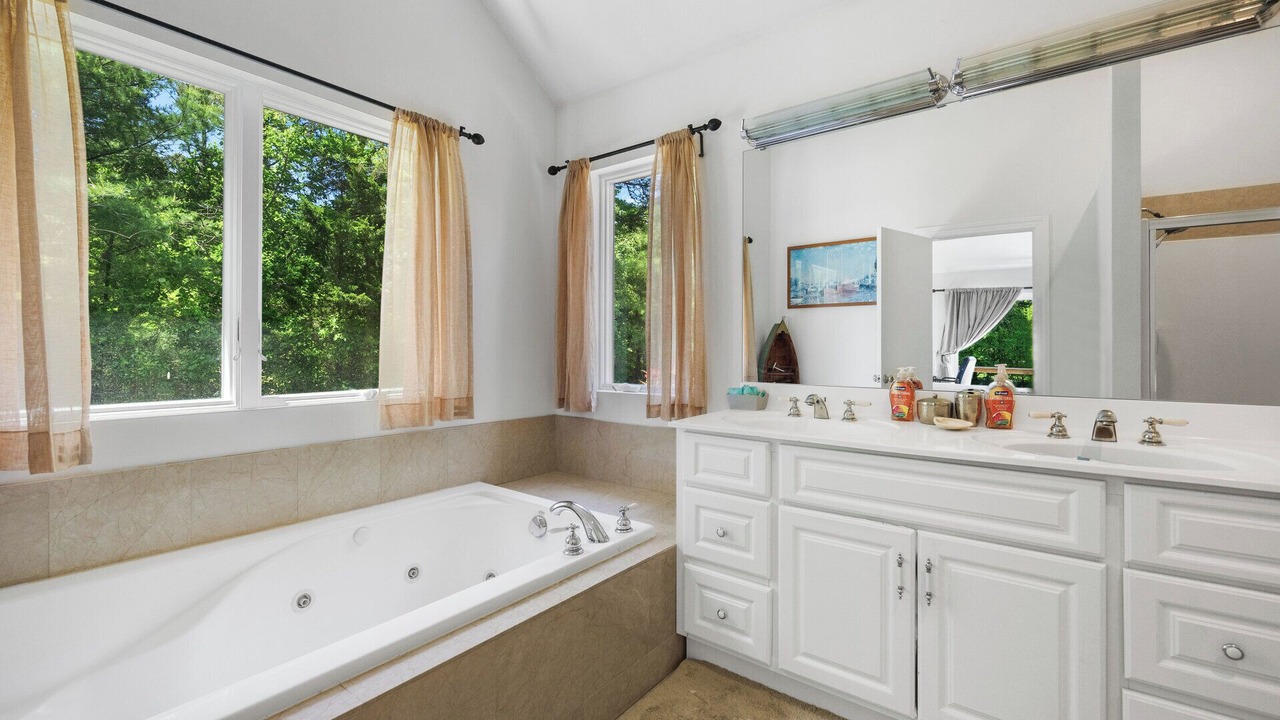 Photo of Bathroom in Shinnecock Hills