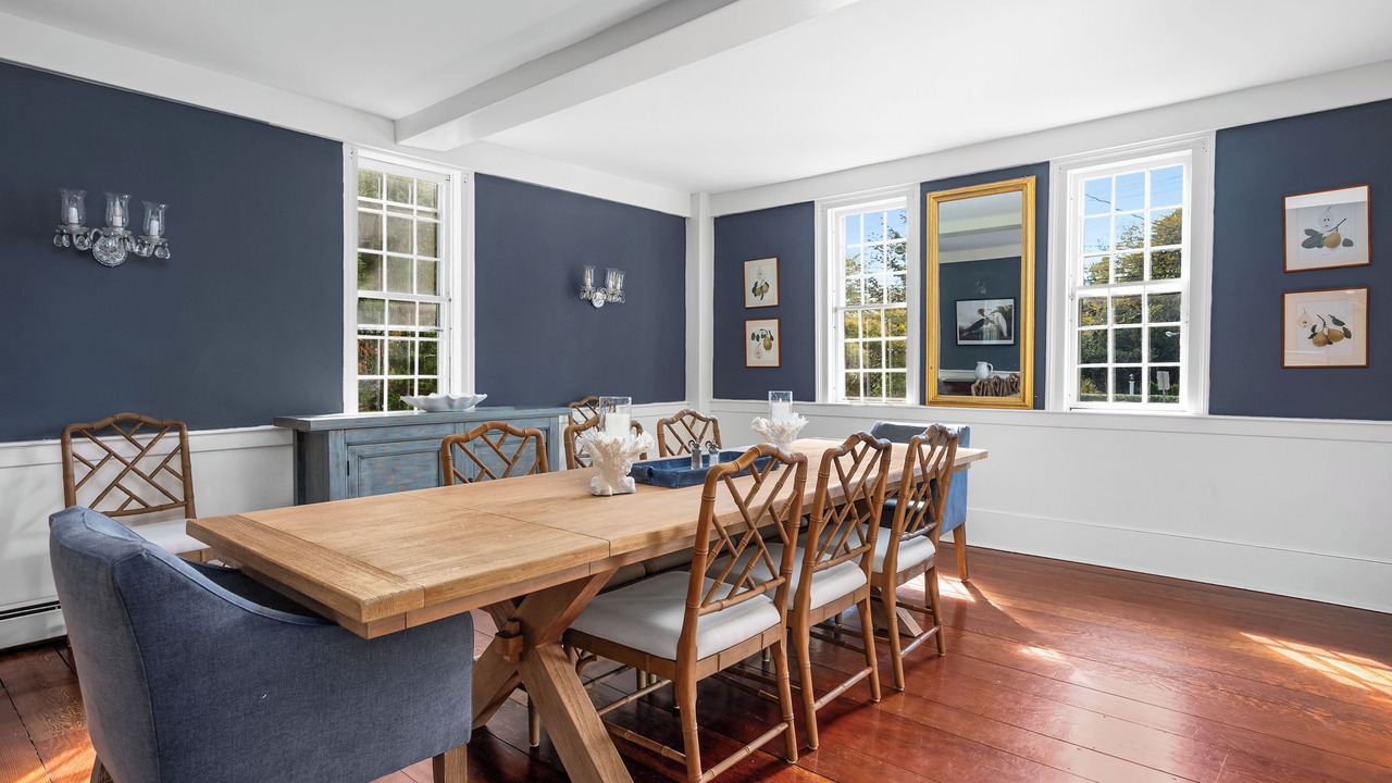 Photo of Livingroom in Barnstable