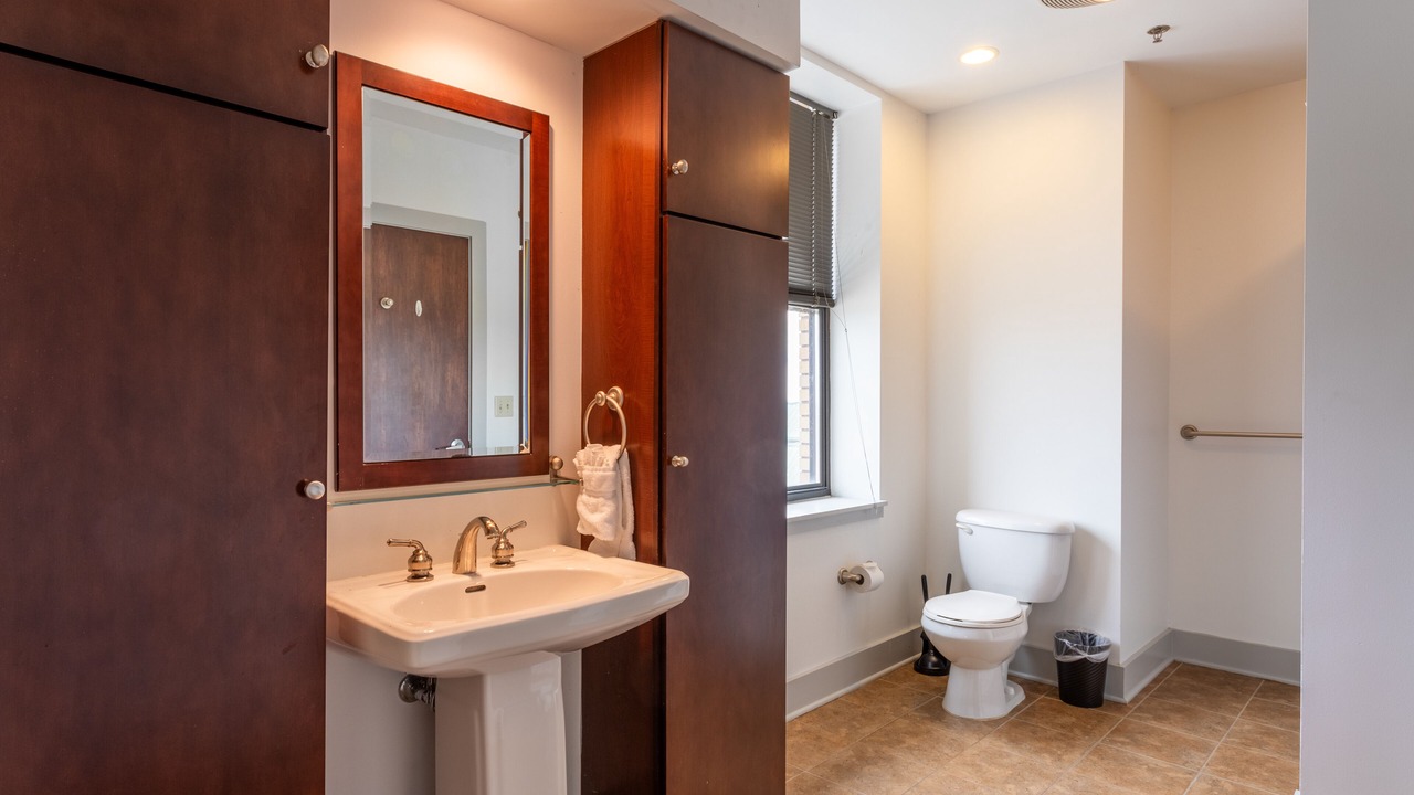Photo of Bathroom in Niagara Falls