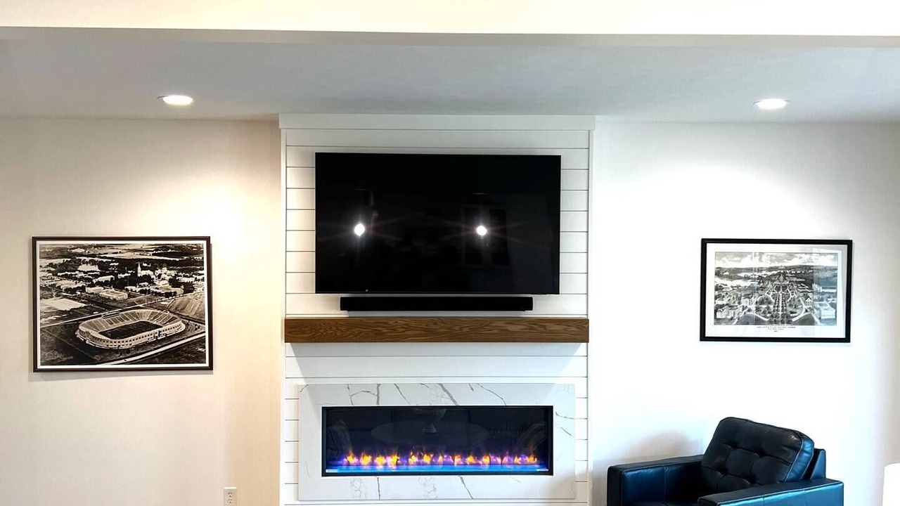 Photo of Livingroom in Wooded Estates