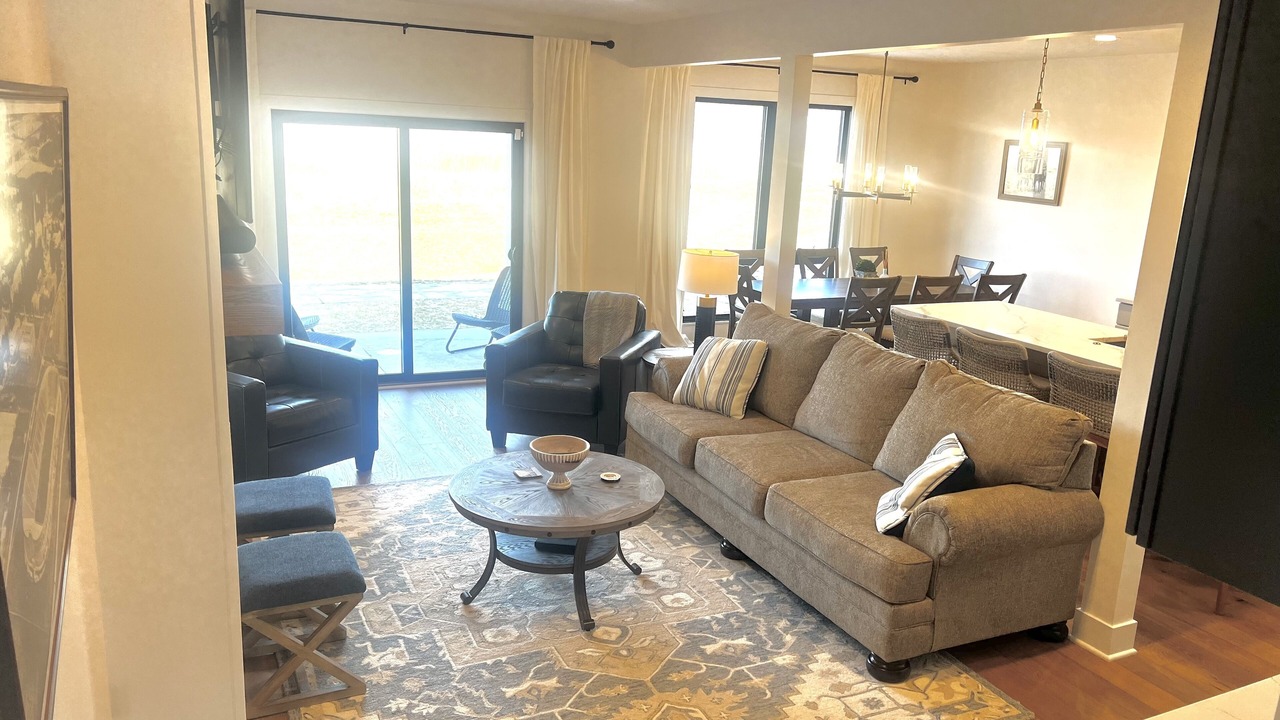 Photo of Livingroom in Wooded Estates